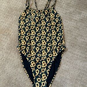 Jolyn Sunflower Print One-Piece Swimsuit. Size 32, Murray style.